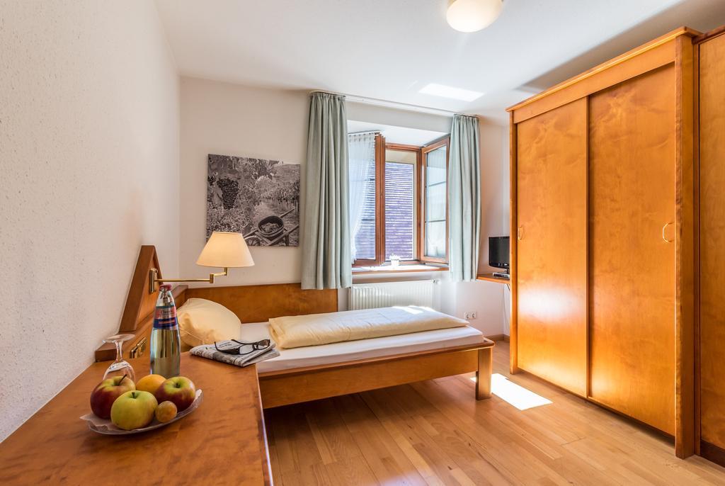 Hotel Loewen Garni Oberrimsingen 客房 照片