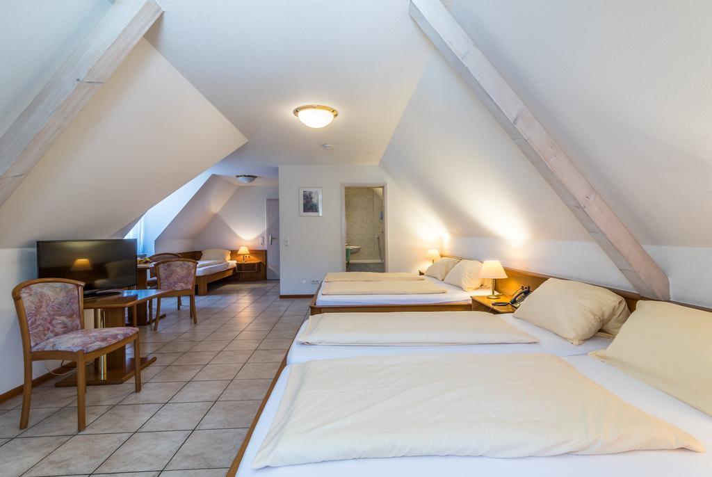 Hotel Loewen Garni Oberrimsingen 客房 照片