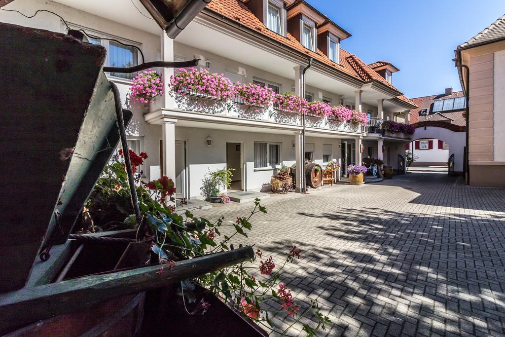 Hotel Loewen Garni Oberrimsingen 外观 照片